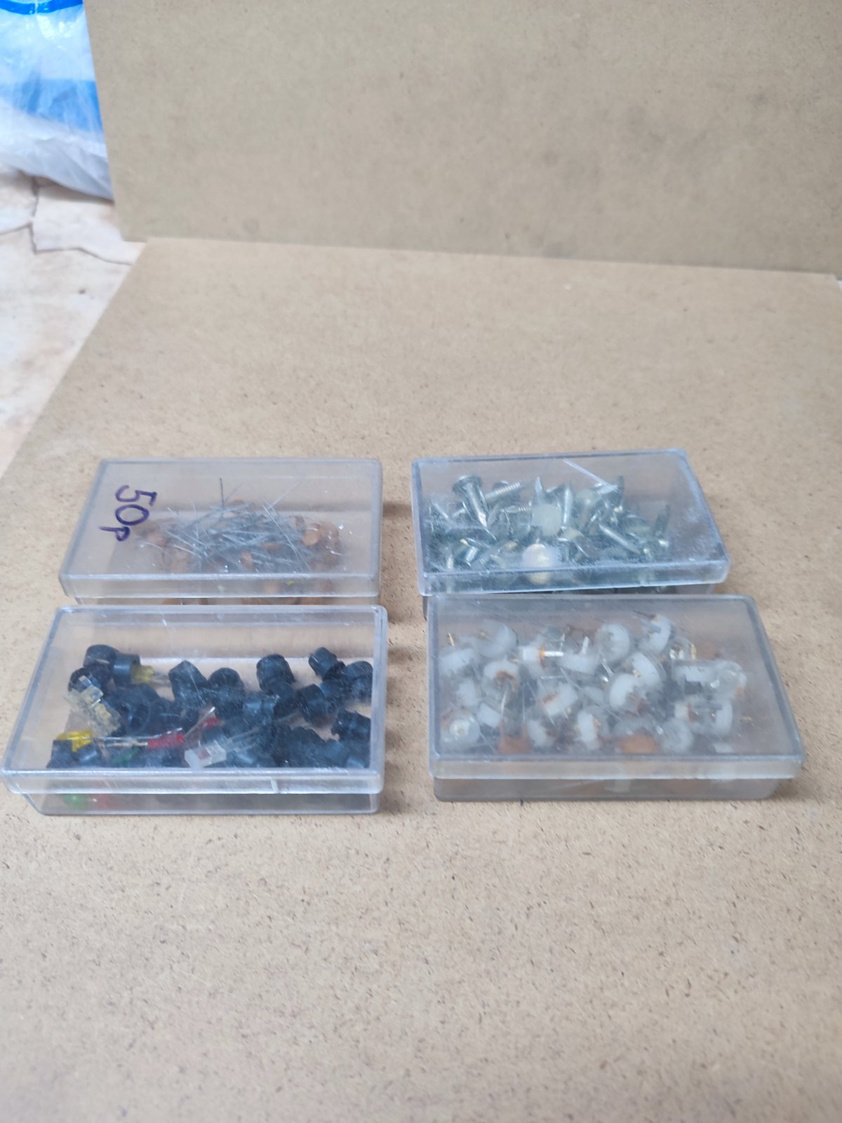 Plasticne kutijice 85x40x25mm