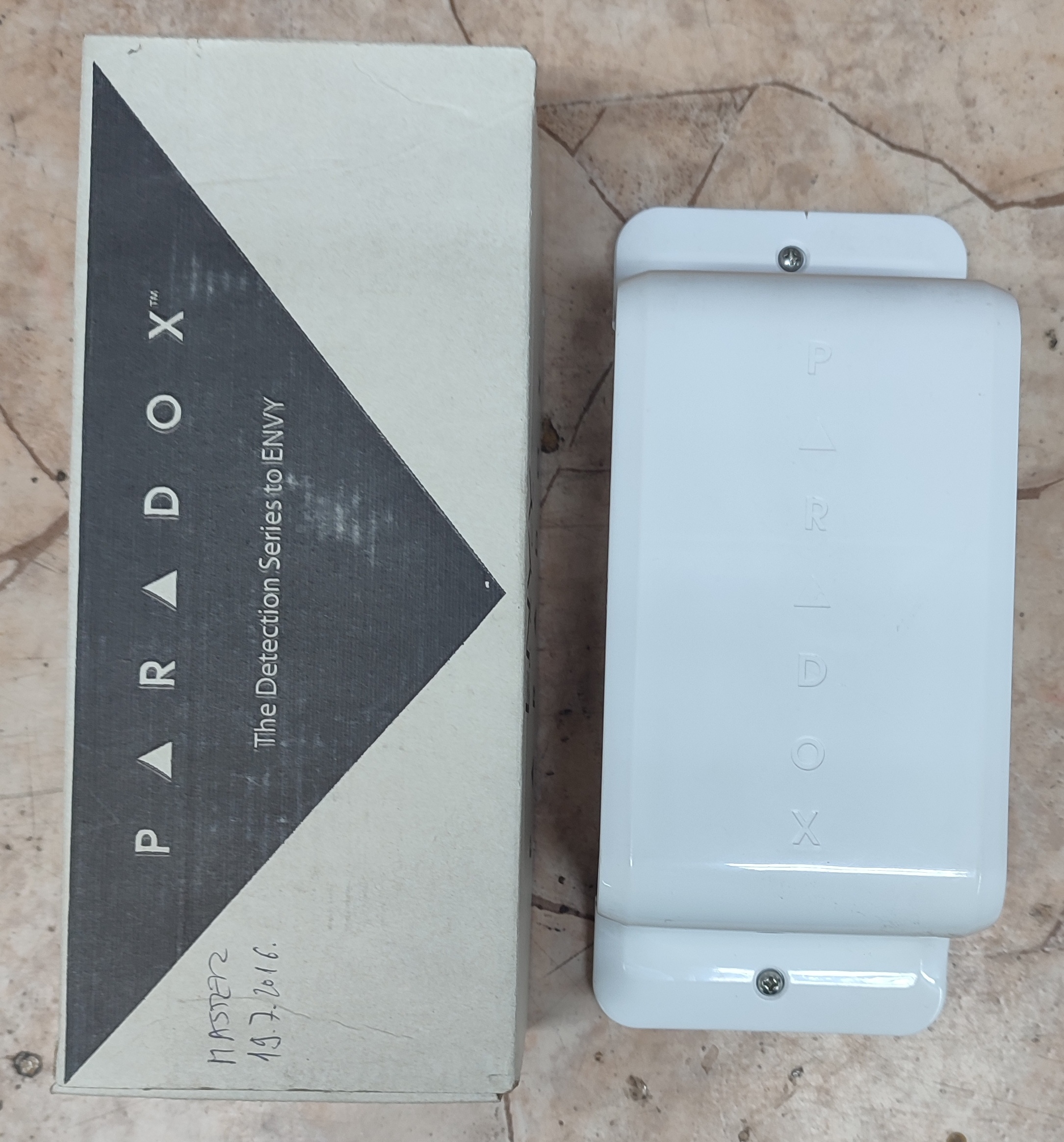 PARADOX bezicni spoljni senzori