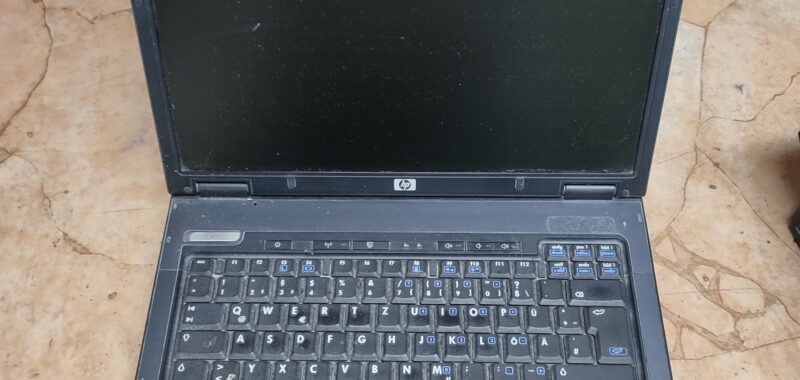 3 laptopa + 2 panela za 30EUR