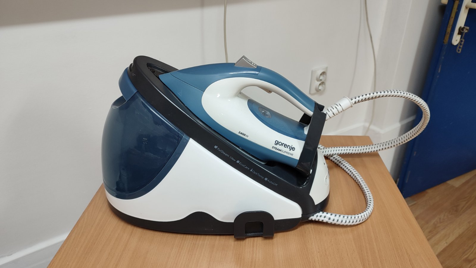 Parna pegla Gorenje SGH 2400 BB