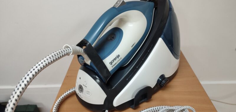 Parna pegla Gorenje SGH 2400 BB