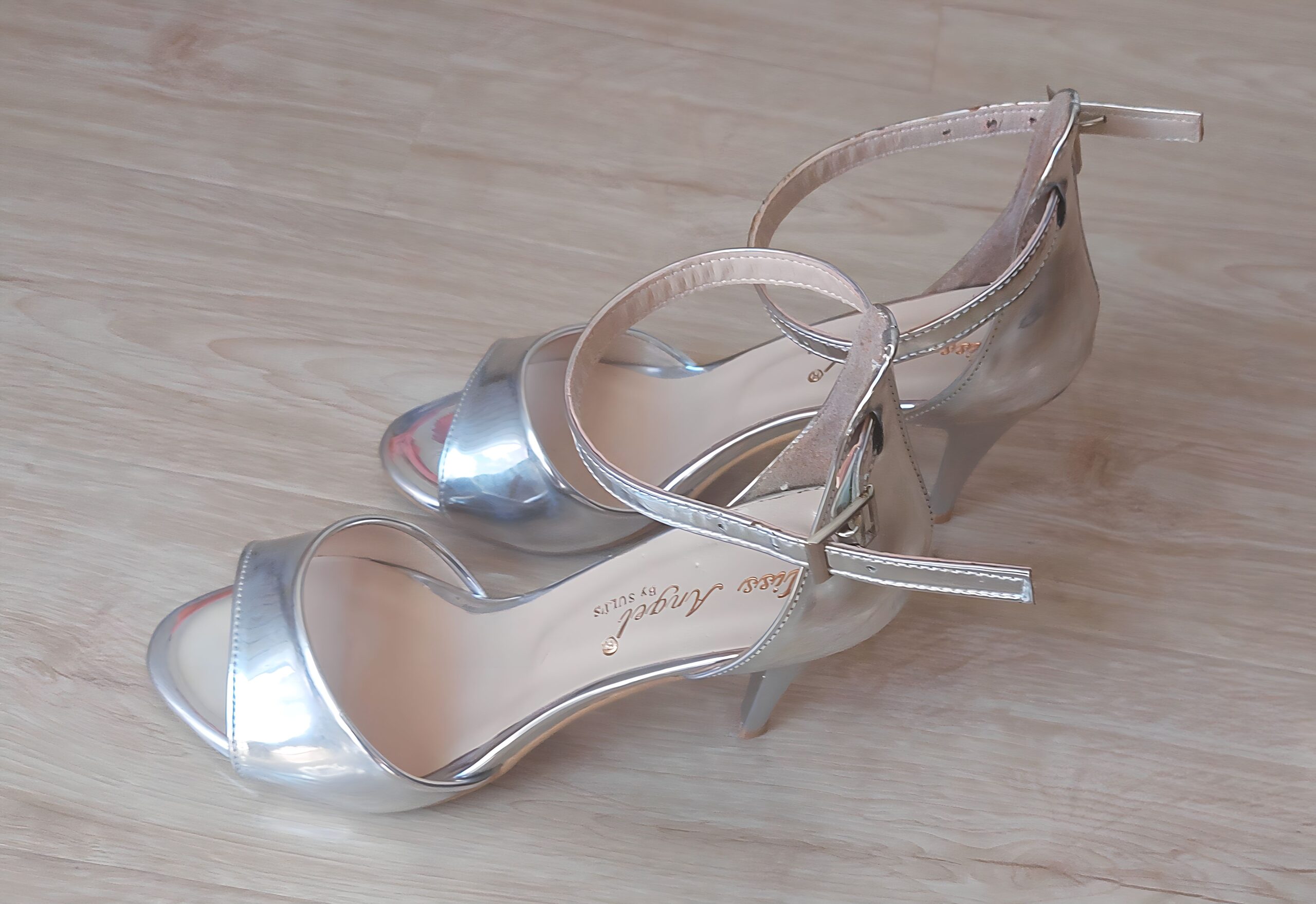 Srebrne sandale broj 37