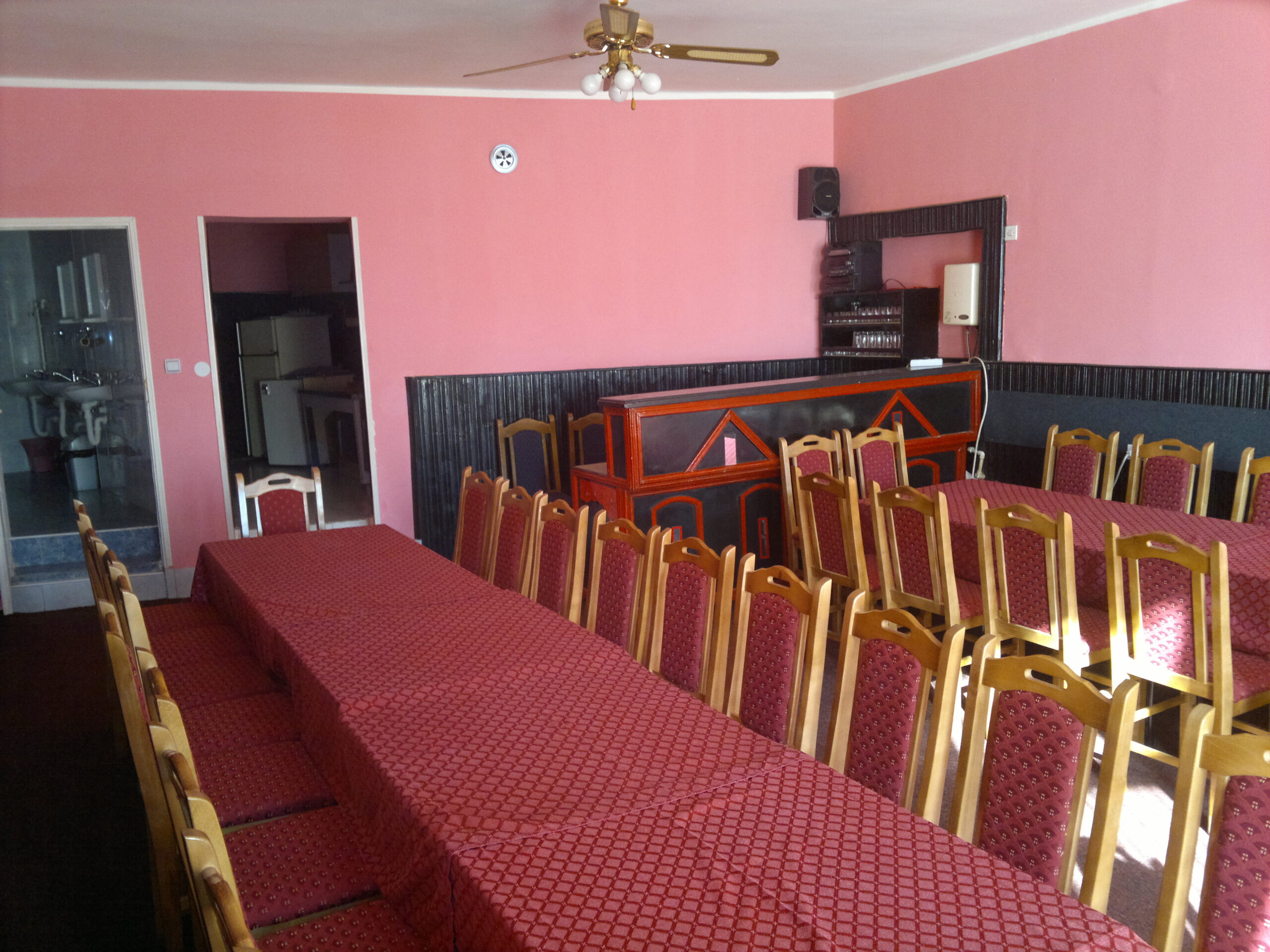 Prodajem lokal na Malom mostu povoljno