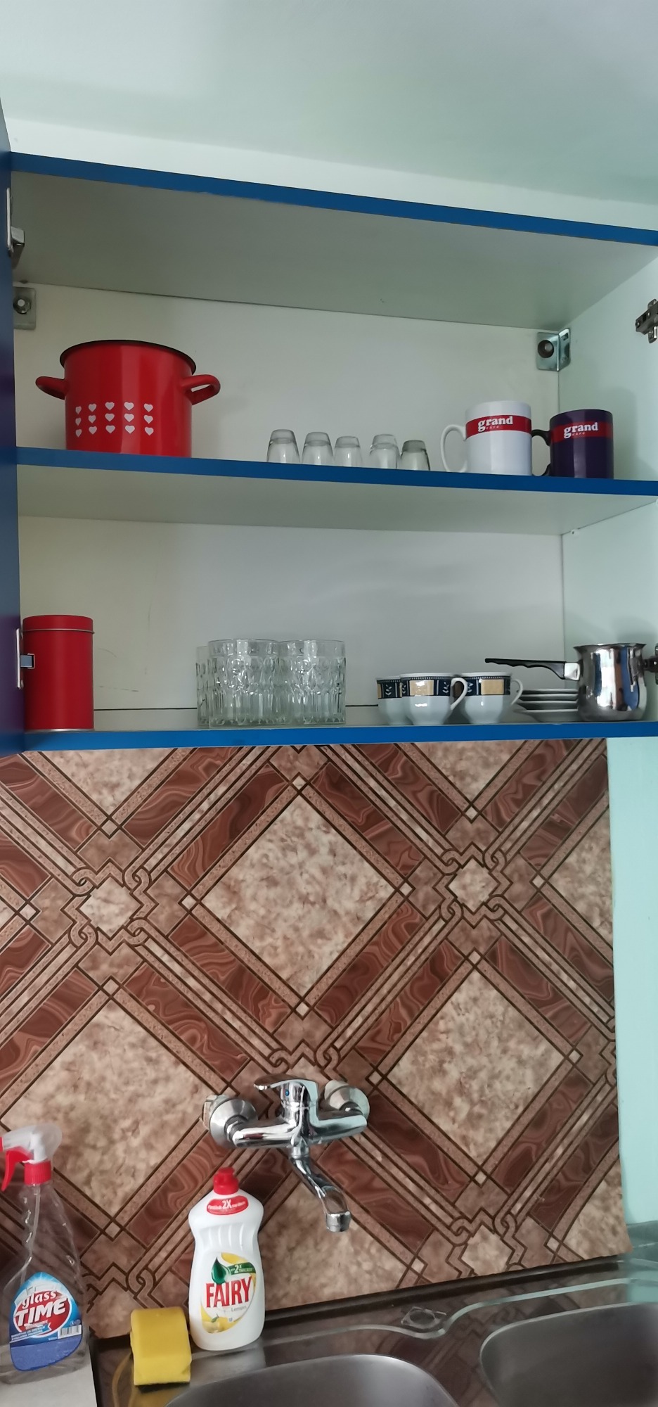 PRODAJEM KUHINJU POVOLJNO