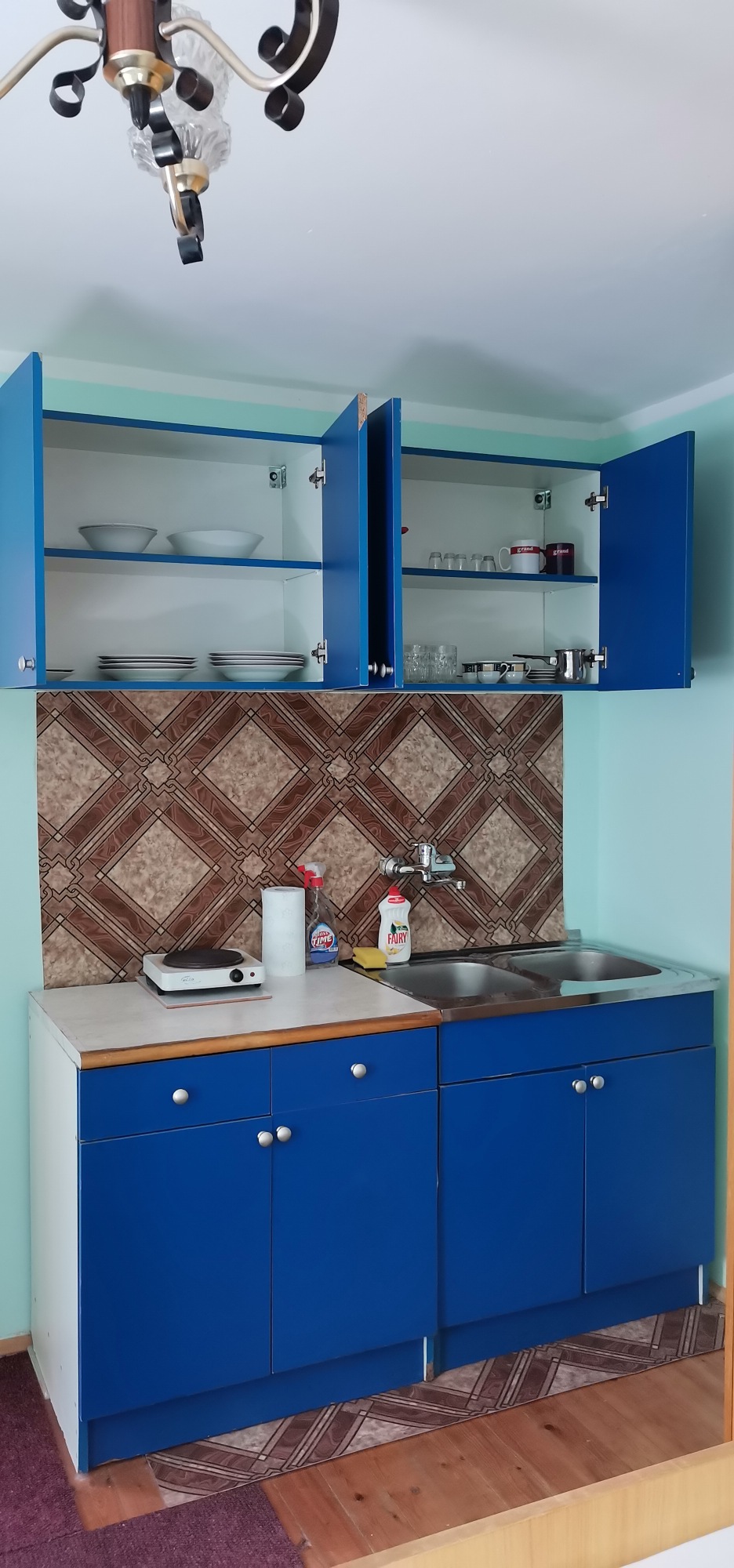 PRODAJEM KUHINJU POVOLJNO