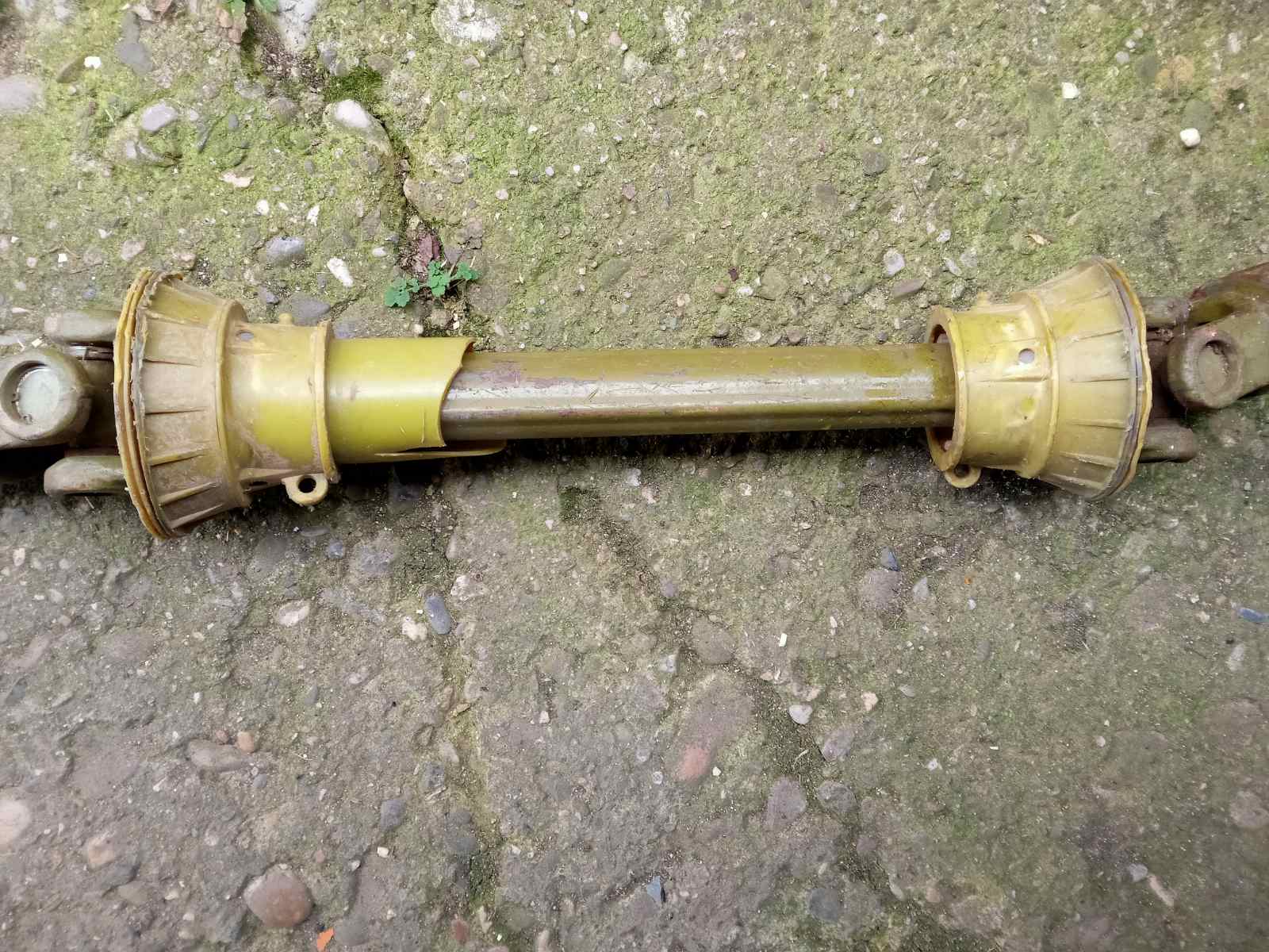 PRODAJEM KARDAN ZA TRAKTOR POVOLJNO