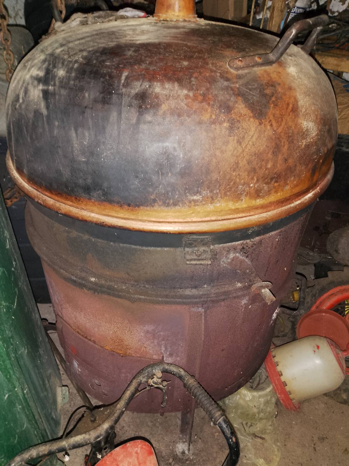 Prodajem kazan za rakiju u odlicnom stanju