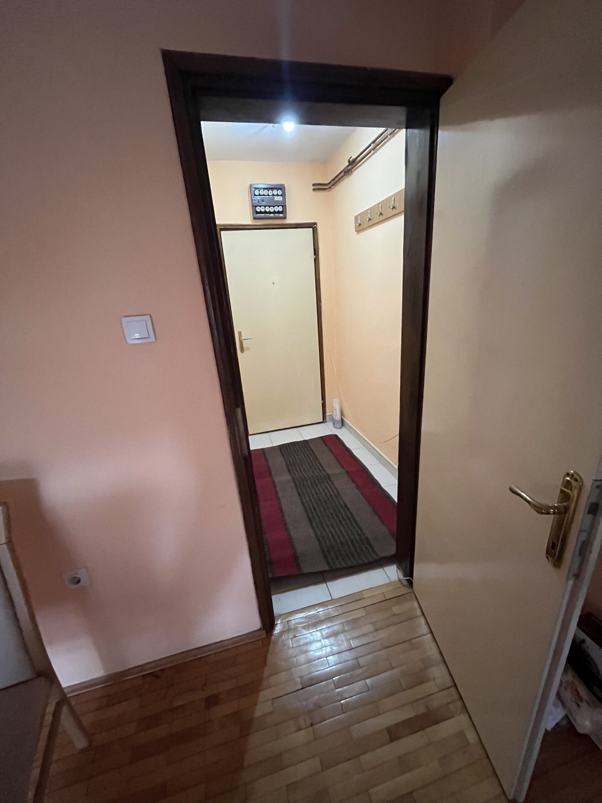 Izdajem stan u centar Pirota, povrsine 42m2