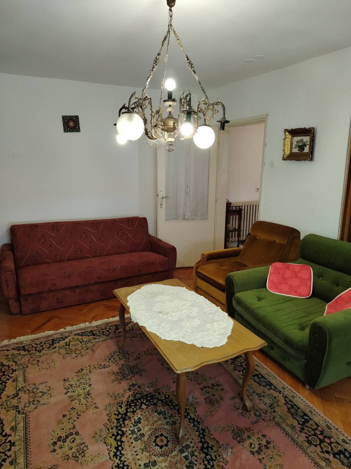 Izdajem stan u Pirotu sa centralnim grejanjem