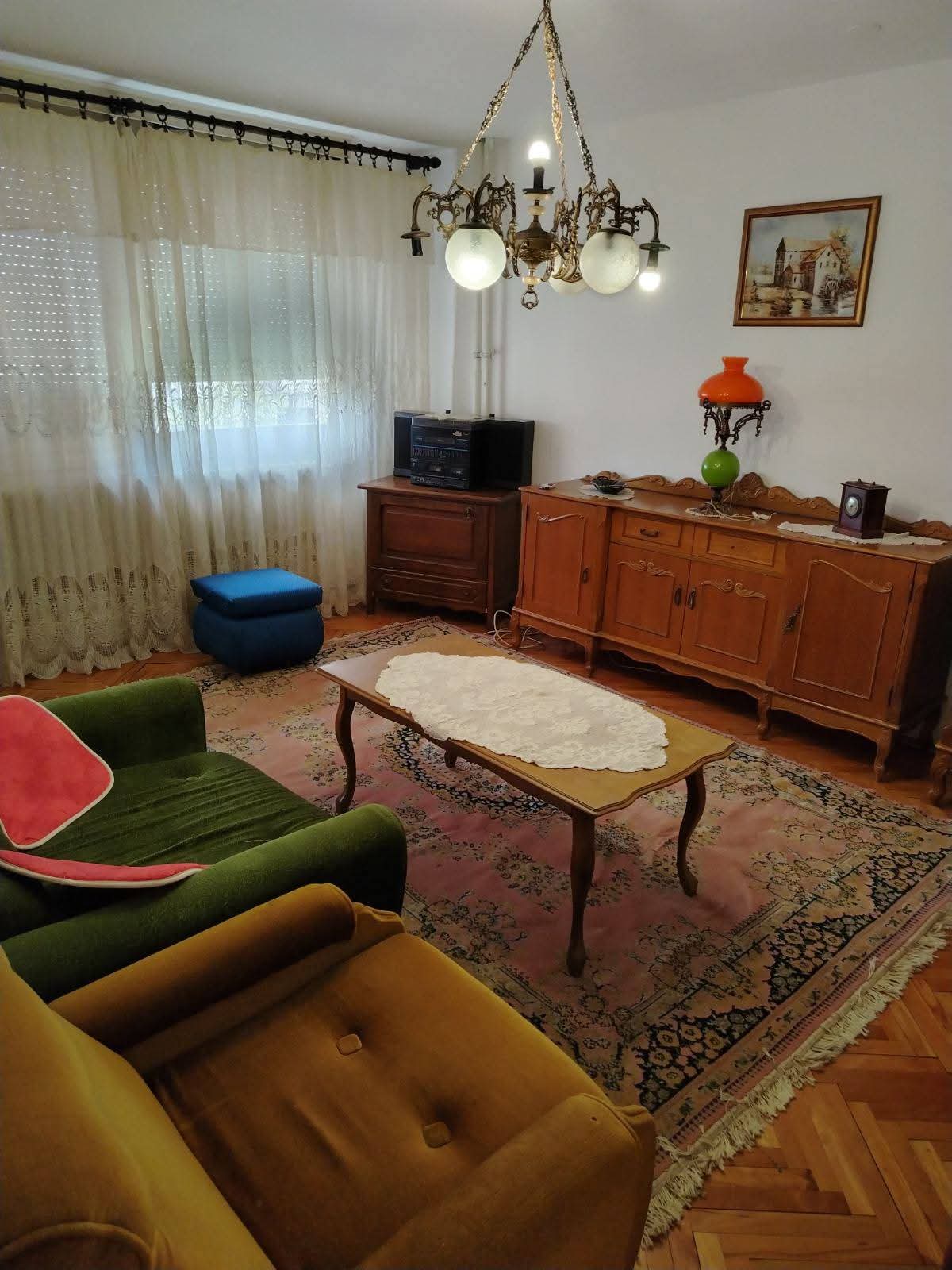 Izdajem stan u Pirotu sa centralnim grejanjem