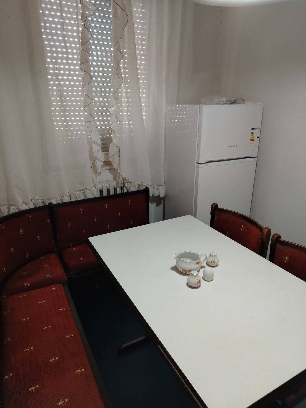 Izdajem stan u Pirotu sa centralnim grejanjem