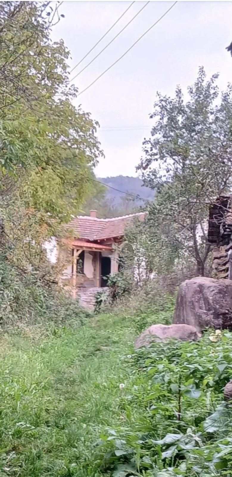Na prodaju kuca sa zemljistem na Staroj Planini-Senokos